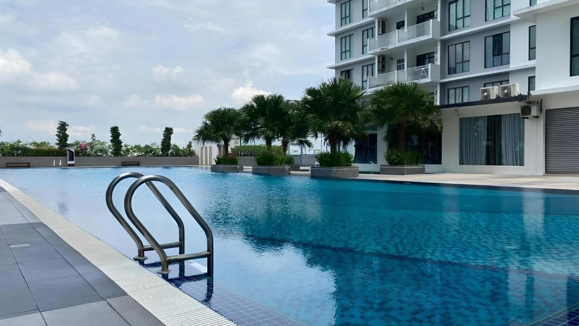 Paradigm Mall Platino Apartment 2Br 2Free By Natol Johor Bahru 0*,  Malaysia