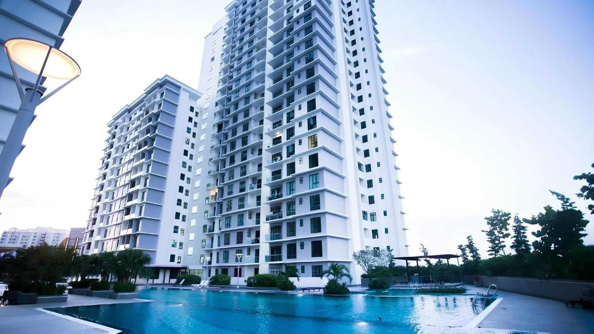 Paradigm Mall Platino Apartment 2Br 2Free By Natol Johor Bahru